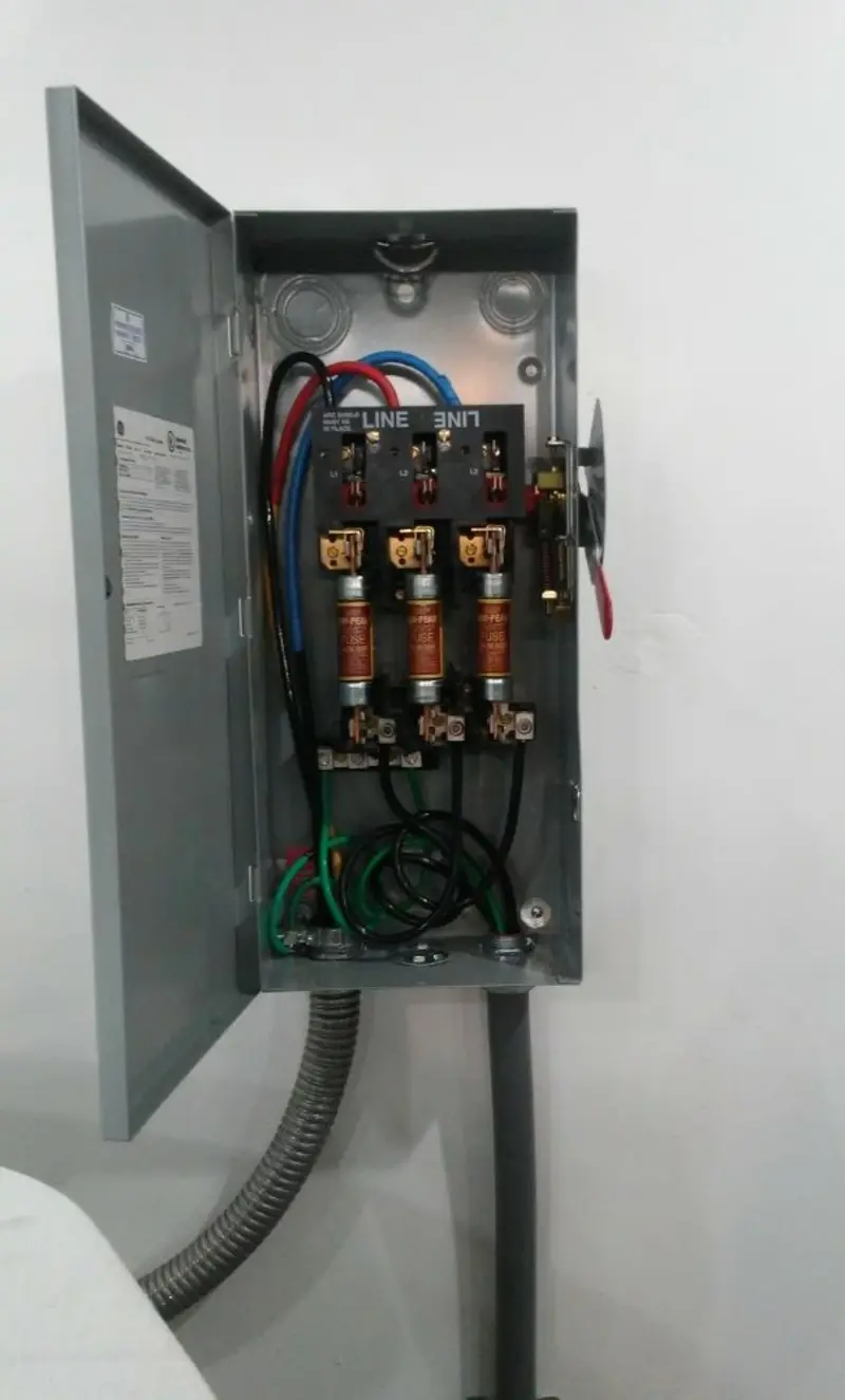 Three-phase disconnect switch installed for Electrical Wiring & Rewiring in Cut Off